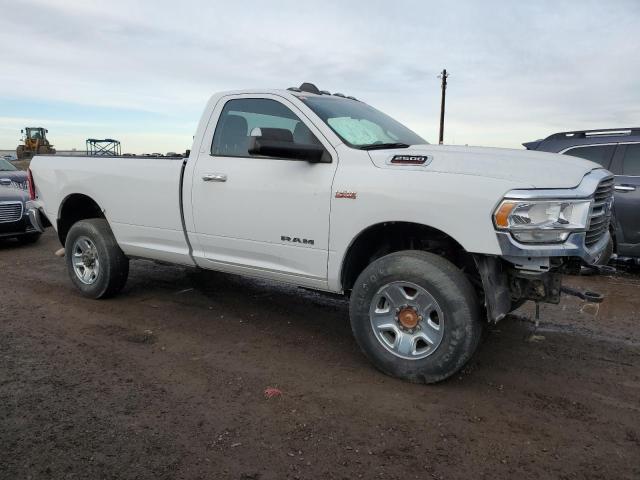 3C7WR5BJ5KG565333 - 2019 RAM 2500 BIG HORN WHITE photo 4