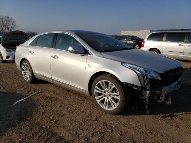 2G61M5S38K9156070 - 2019 CADILLAC XTS LUXURY SILVER photo 4