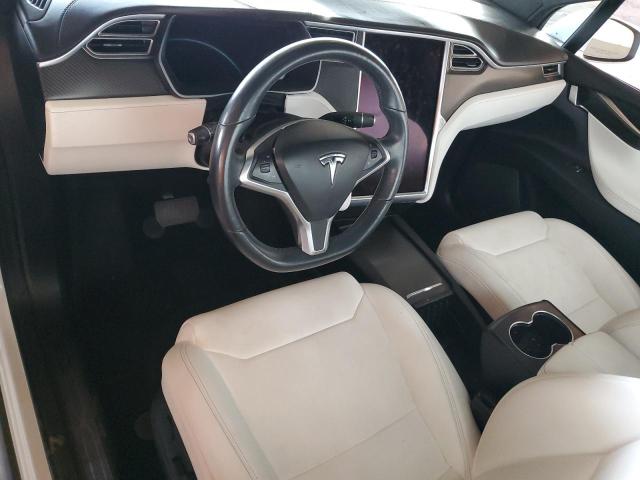 5YJXCBE25HF078234 - 2017 TESLA MODEL X WHITE photo 8