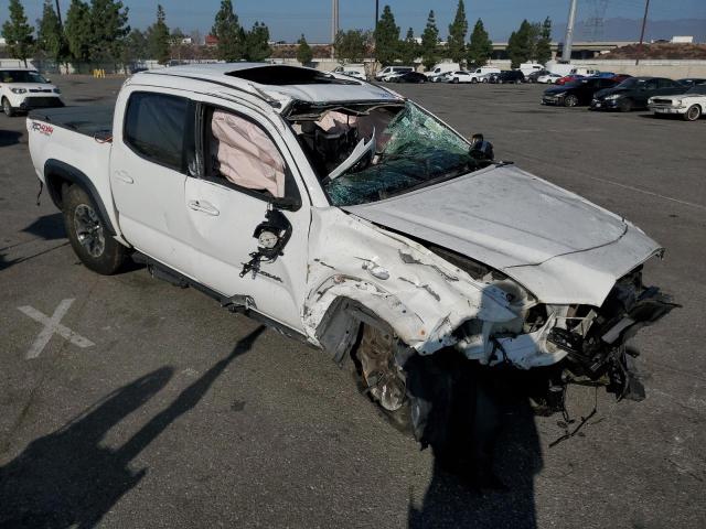 3TMCZ5AN8HM063589 - 2017 TOYOTA TACOMA DOUBLE CAB WHITE photo 4