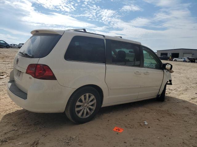 2C4RVABG6ER134890 - 2014 VOLKSWAGEN ROUTAN SE WHITE photo 3