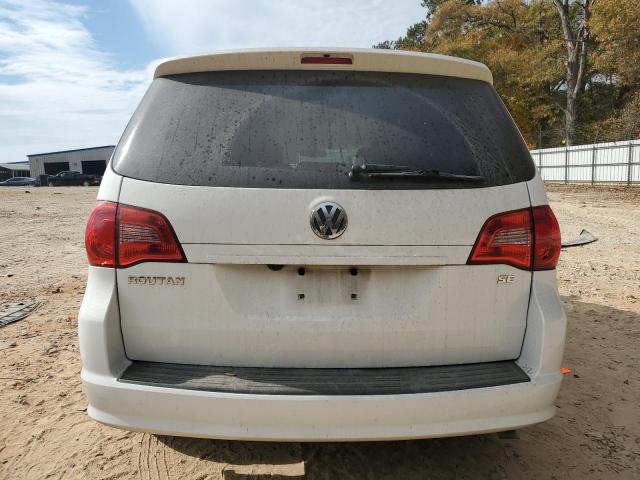 2C4RVABG6ER134890 - 2014 VOLKSWAGEN ROUTAN SE WHITE photo 6