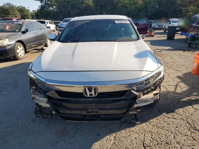 1HGCV1F13JA209119 - 2018 HONDA ACCORD LX WHITE photo 5