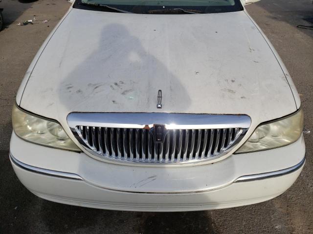 1LNHM81W64Y682720 - 2004 LINCOLN TOWN CAR EXECUTIVE WHITE photo 11