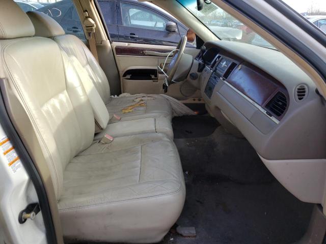 1LNHM81W64Y682720 - 2004 LINCOLN TOWN CAR EXECUTIVE WHITE photo 7