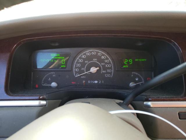 1LNHM81W64Y682720 - 2004 LINCOLN TOWN CAR EXECUTIVE WHITE photo 9