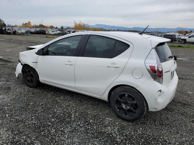 JTDKDTB33D1055810 - 2013 TOYOTA PRIUS C WHITE photo 2