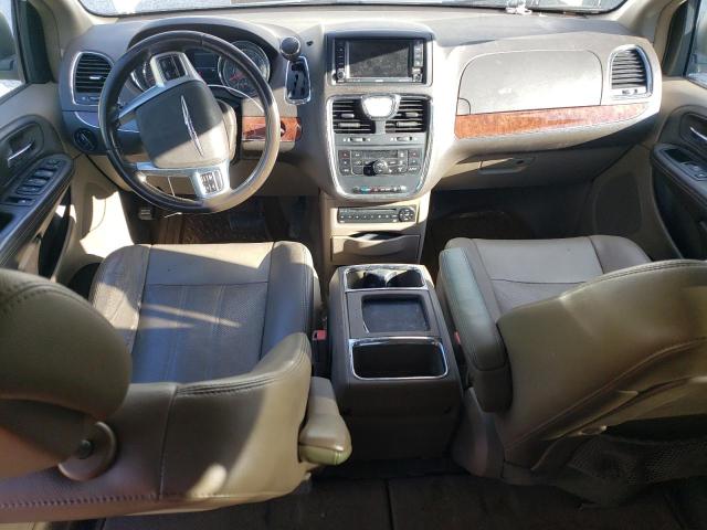 2A4RR8DG4BR782213 - 2011 CHRYSLER TOWN & COU TOURING L WHITE photo 8