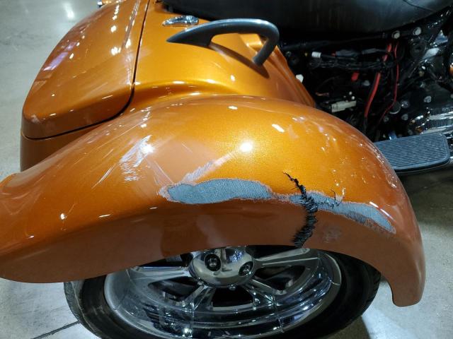 1HD1MCM10FB856925 - 2015 HARLEY-DAVIDSON FLRT FREE WHEELER ORANGE photo 9