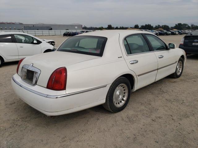 1LNHM81W8XY664904 - 1999 LINCOLN TOWN CAR EXECUTIVE WHITE photo 3