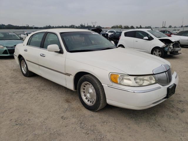 1LNHM81W8XY664904 - 1999 LINCOLN TOWN CAR EXECUTIVE WHITE photo 4