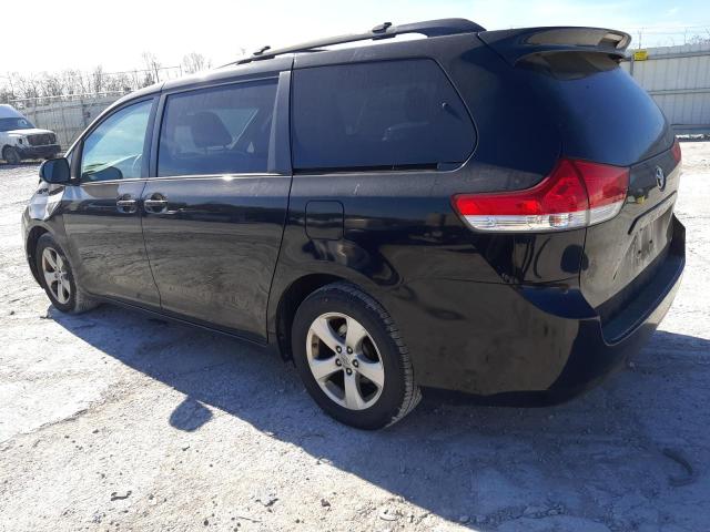 5TDKK3DC4BS106458 - 2011 TOYOTA SIENNA LE BLACK photo 2