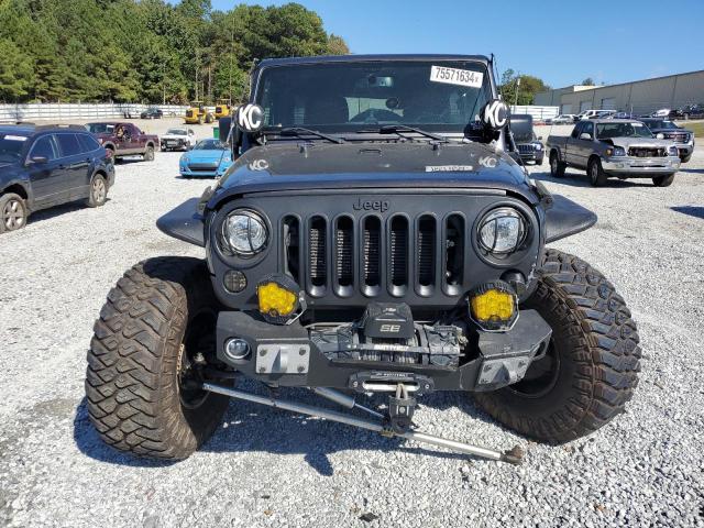 1C4BJWEG7HL723031 - 2017 JEEP WRANGLER U SAHARA GRAY photo 5