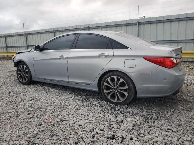 5NPEC4AB1DH584390 - 2013 HYUNDAI SONATA SE SILVER photo 2