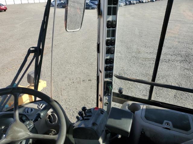 VCE0L90FJ00068530 - 2009 VOLVO L90F YELLOW photo 9