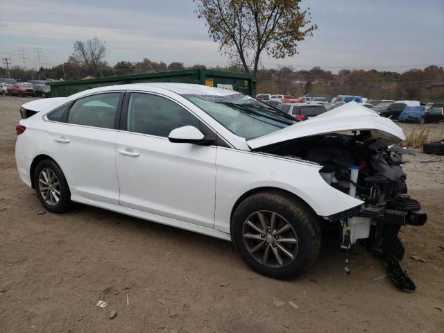 5NPE24AF5KH801880 - 2019 HYUNDAI SONATA SE WHITE photo 4