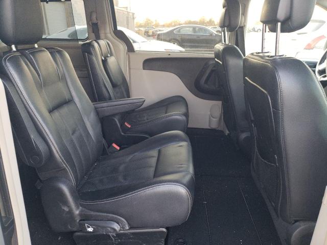 2A4RR8DG1BR746396 - 2011 CHRYSLER TOWN & COU TOURING L SILVER photo 11