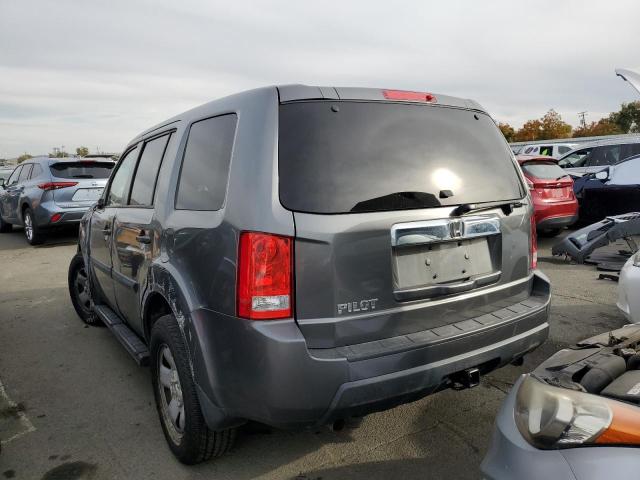 5FNYF3H23BB046483 - 2011 HONDA PILOT LX GRAY photo 2