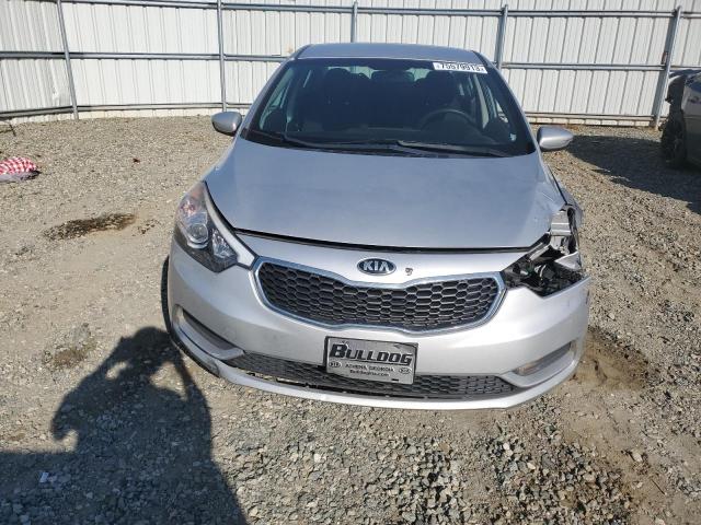 KNAFK4A69G5604378 - 2016 KIA FORTE LX SILVER photo 5