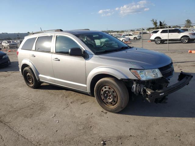 3C4PDCAB6JT530319 - 2018 DODGE JOURNEY SE GRAY photo 4