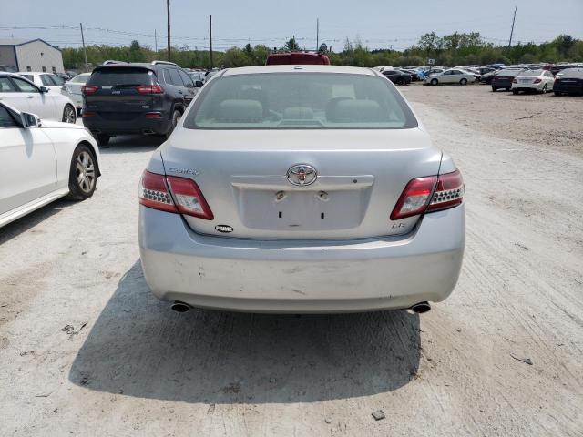 4T1BK3EK5BU627511 - 2011 TOYOTA CAMRY SE SILVER photo 6