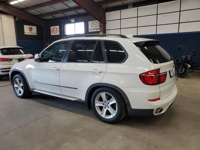 5UXZW0C55BL661181 - 2011 BMW X5 XDRIVE35D WHITE photo 2