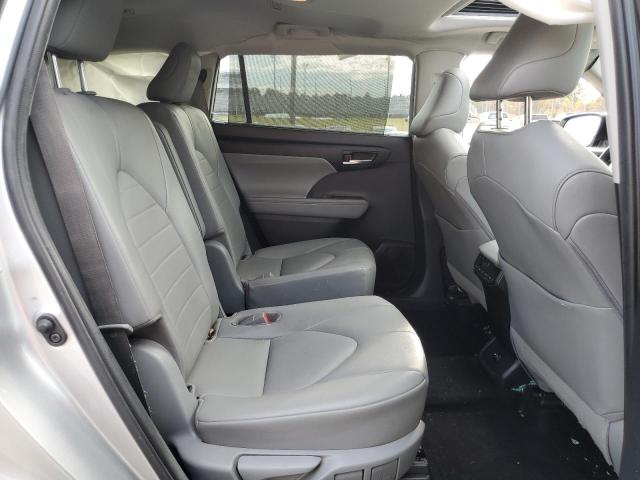 5TDGZRAH1LS502062 - 2020 TOYOTA HIGHLANDER XLE SILVER photo 11