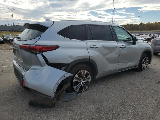 5TDGZRAH1LS502062 - 2020 TOYOTA HIGHLANDER XLE SILVER photo 3