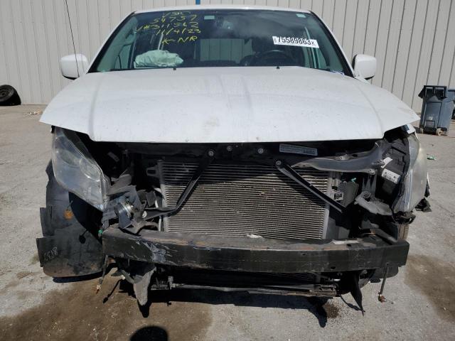 2C4RC1BG1ER311562 - 2014 CHRYSLER TOWN & COU TOURING WHITE photo 5