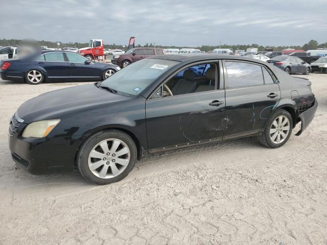 2005 TOYOTA AVALON XL, 