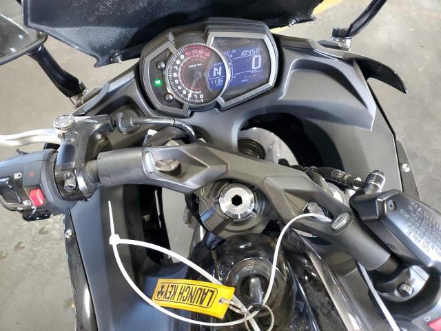 JKAEXEJ15KDA04155 - 2019 KAWASAKI EX650 J შავი ფოტო 8