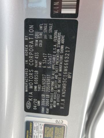 KNDMB5C16M6663217 - 2021 KIA SEDONA LX SILVER photo 12