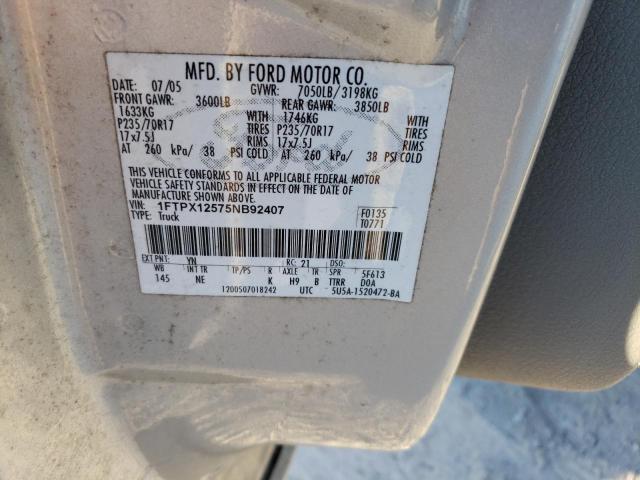 1FTPX12575NB92407 - 2005 FORD F150 SILVER photo 12