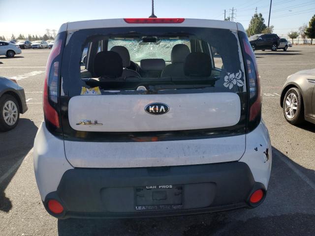 KNDJN2A25F7801279 - 2015 KIA SOUL WHITE photo 6