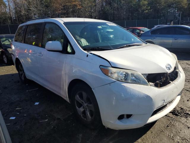 5TDKK3DC4BS011379 - 2011 TOYOTA SIENNA LE WHITE photo 4