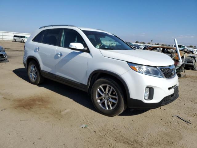 5XYKT4A71FG602928 - 2015 KIA SORENTO LX WHITE photo 4