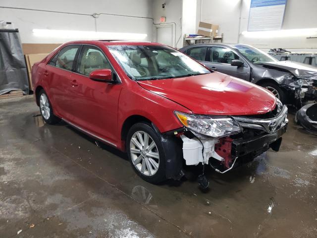 4T1BK1FK8EU549491 - 2014 TOYOTA CAMRY SE RED photo 4