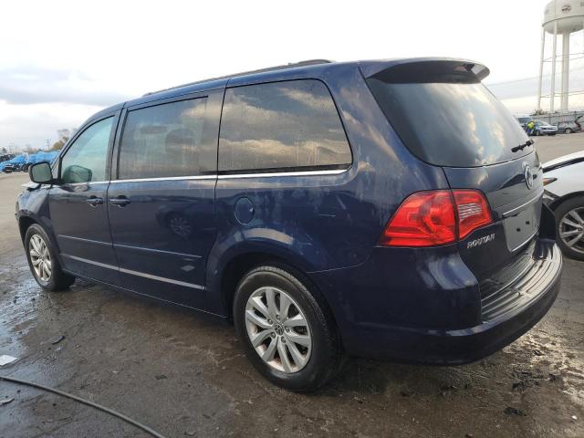 2C4RVABG4ER134578 - 2014 VOLKSWAGEN ROUTAN SE BLUE photo 2