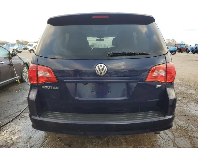 2C4RVABG4ER134578 - 2014 VOLKSWAGEN ROUTAN SE BLUE photo 6