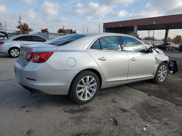 1G11F5SLXFU139859 - 2015 CHEVROLET MALIBU LTZ ვერცხლისფერი ფოტო 3