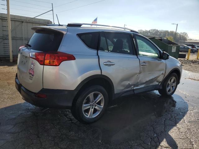 2T3RFREV3FW242199 - 2015 TOYOTA RAV4 XLE SILVER photo 3