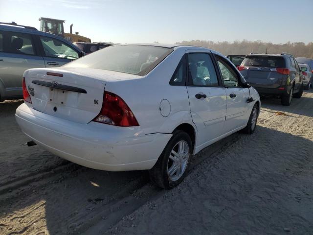 1FAFP34302W246077 - 2002 FORD FOCUS SE WHITE photo 3