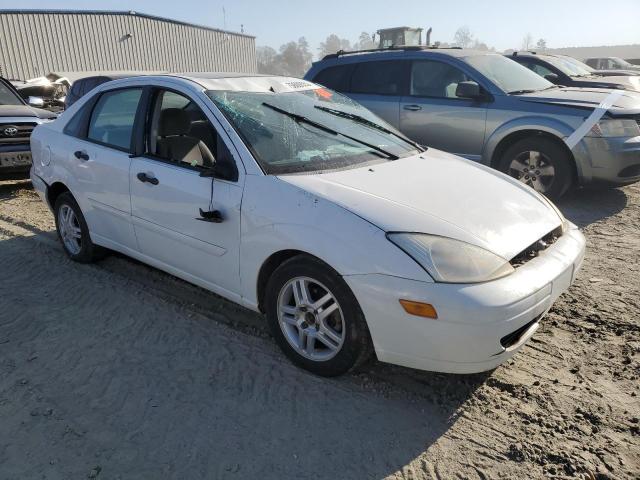 1FAFP34302W246077 - 2002 FORD FOCUS SE WHITE photo 4