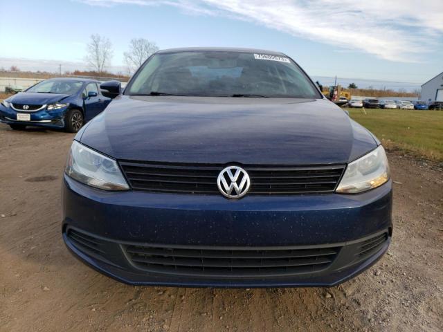 3VWD17AJ3EM417242 - 2014 VOLKSWAGEN JETTA SE BLUE photo 5