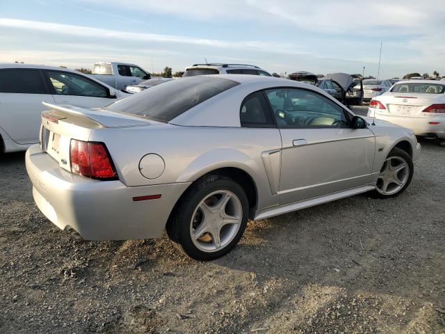 1FAFP42X9YF257423 - 2000 FORD MUSTANG GT SILVER photo 3