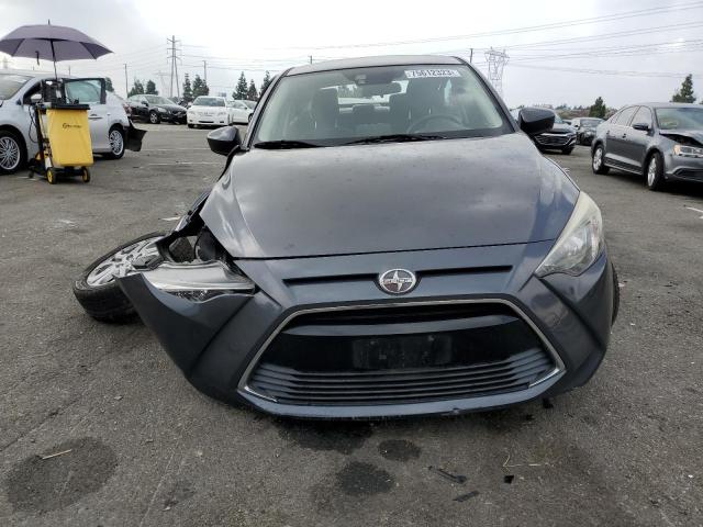 3MYDLBZV1GY124492 - 2016 TOYOTA SCION IA CHARCOAL photo 5