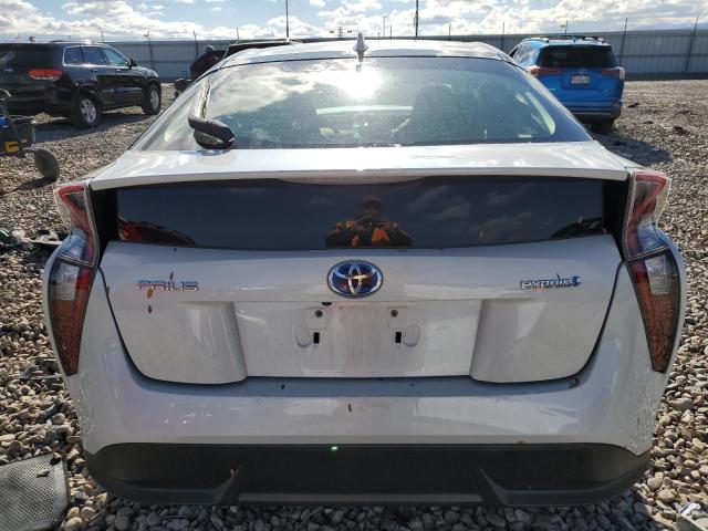 JTDKARFU9H3534189 - 2017 TOYOTA PRIUS WHITE photo 6