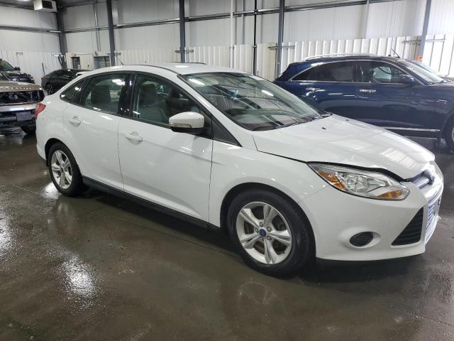 1FADP3F22EL441776 - 2014 FORD FOCUS SE WHITE photo 4