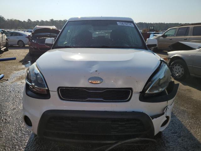 KNDJT2A50D7764140 - 2013 KIA SOUL WHITE photo 5