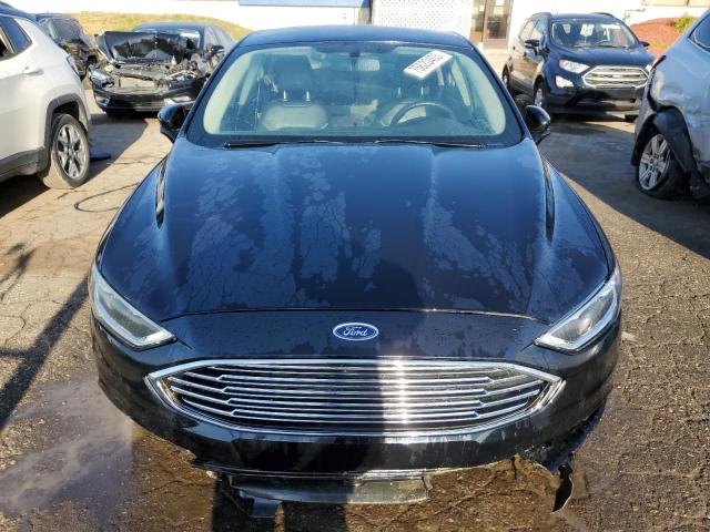 3FA6P0HD3JR136059 - 2018 FORD FUSION SE BLACK photo 5